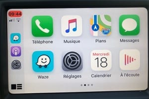 מבחר של 10 אפליקציות Apple CarPlay: Waze, WhatsApp, Spotify…